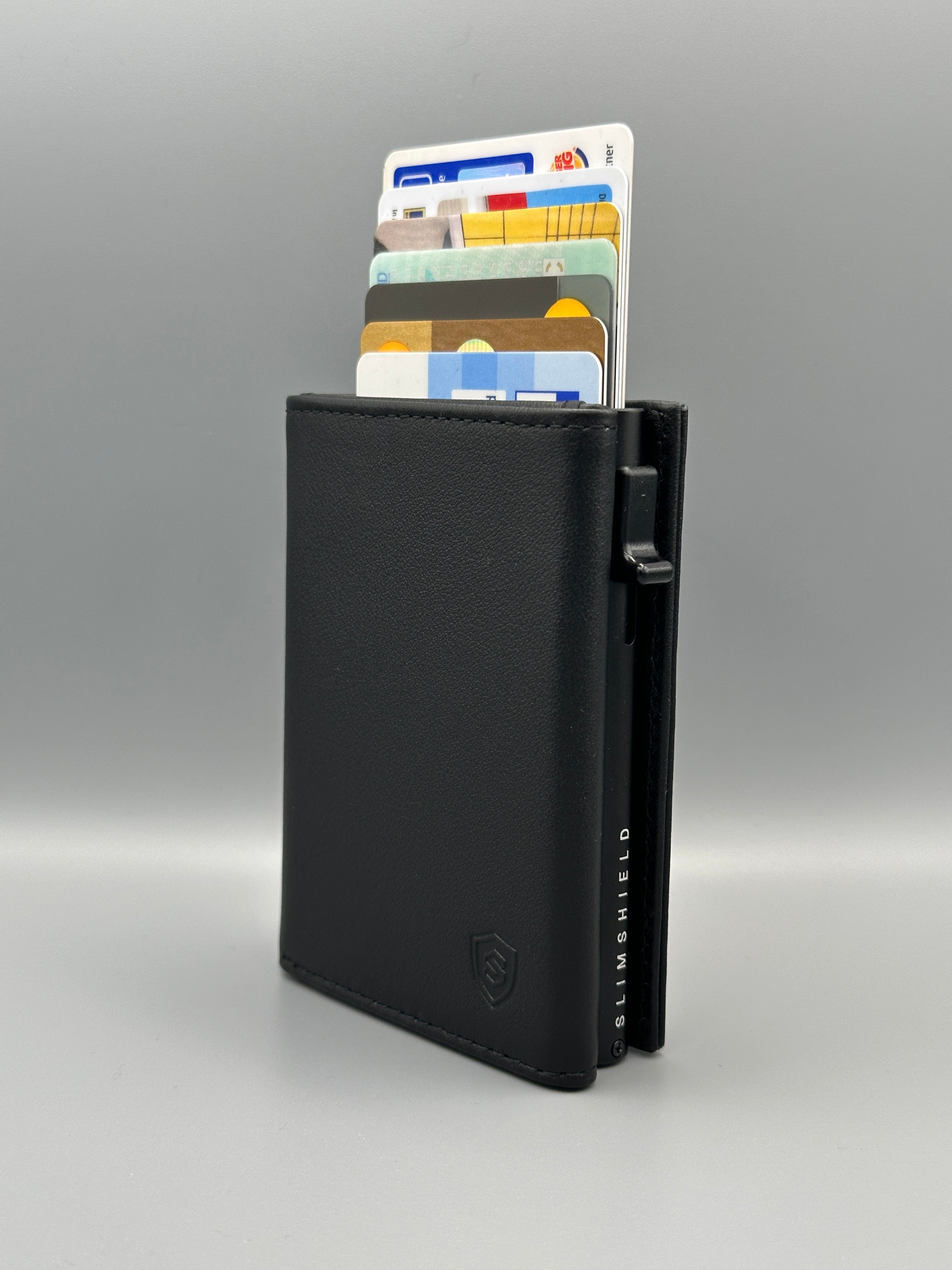 Slimshield - Premium Wallet mit Münzfach
